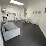 Apartment White Pico