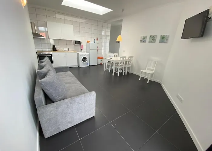 Apartment White Pico